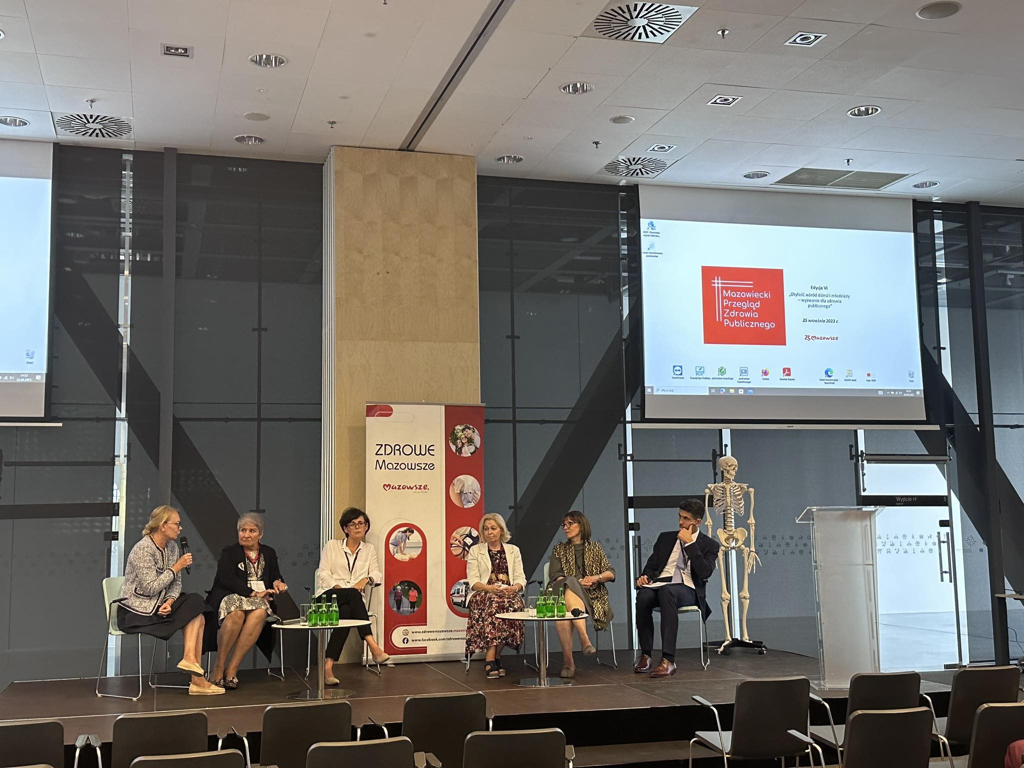 dyskusja panelistów podczas konferencji